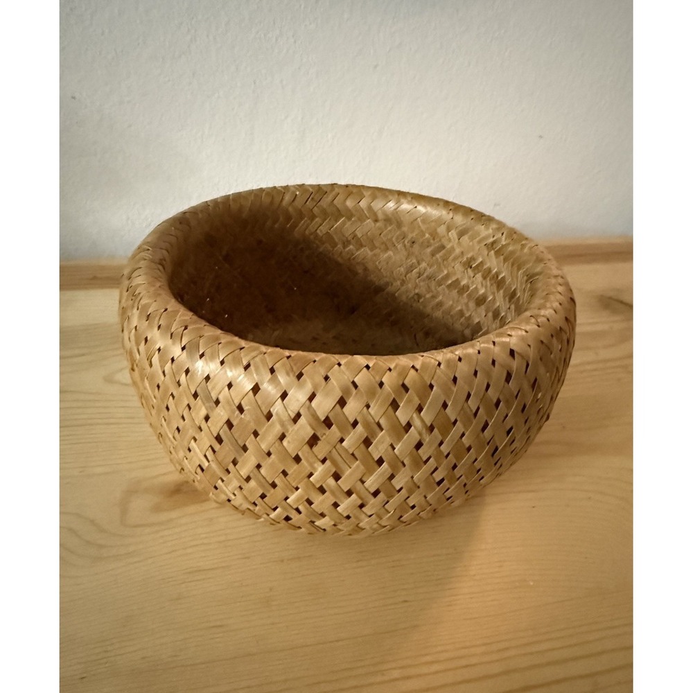VTG‎ Round Delicate Wicker Rattan Basket Table Decor MCM Style Centerpiece Boho
